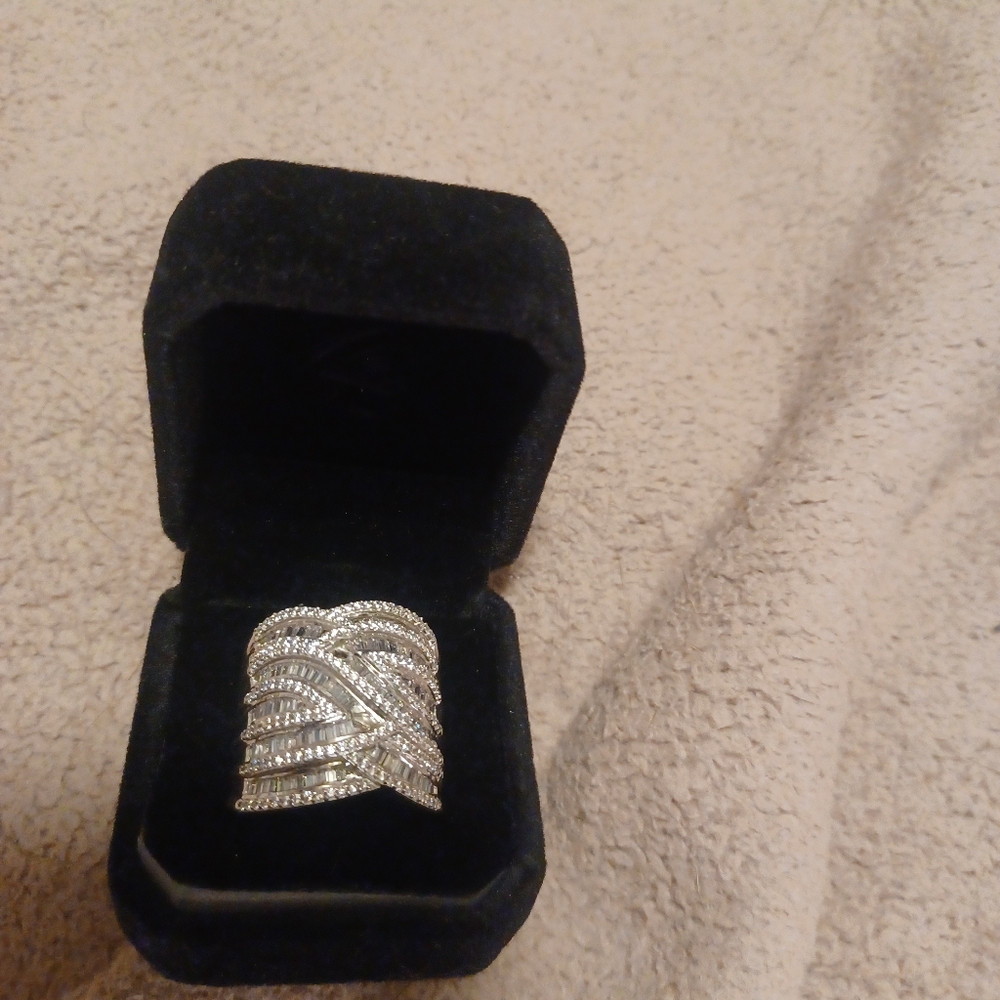 Fashion ring